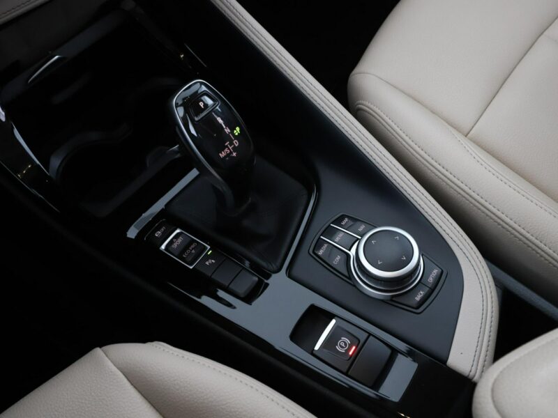 BMW X1 2.0D Automat xLine Klimatronik Tempomat Nawigacja Skóra ParkAssist PDC II (F48) (2015-)