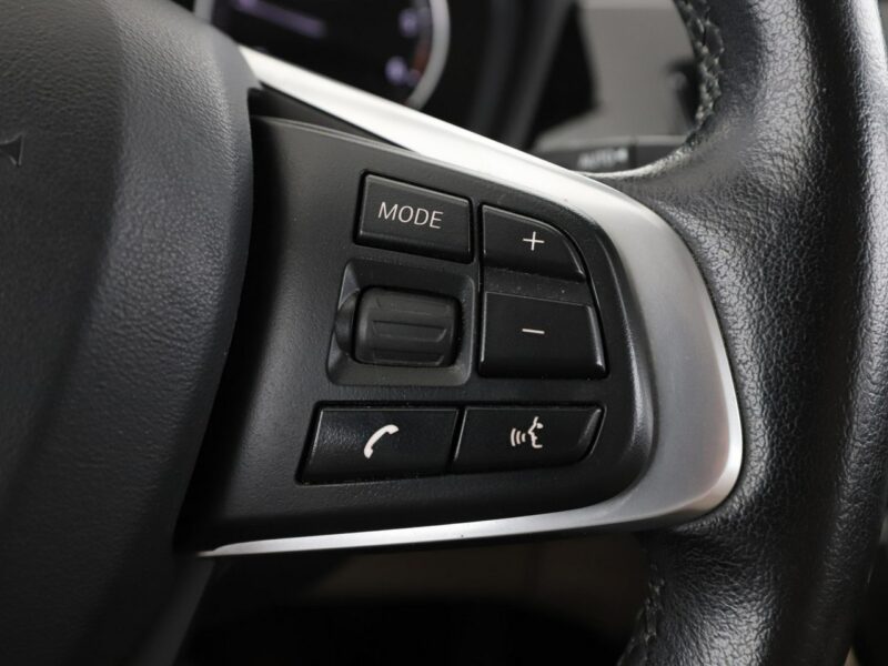 BMW X1 2.0D Automat xLine Klimatronik Tempomat Nawigacja Skóra ParkAssist PDC II (F48) (2015-)