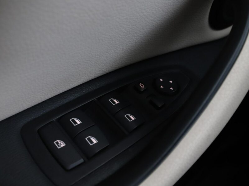 BMW X1 2.0D Automat xLine Klimatronik Tempomat Nawigacja Skóra ParkAssist PDC II (F48) (2015-)