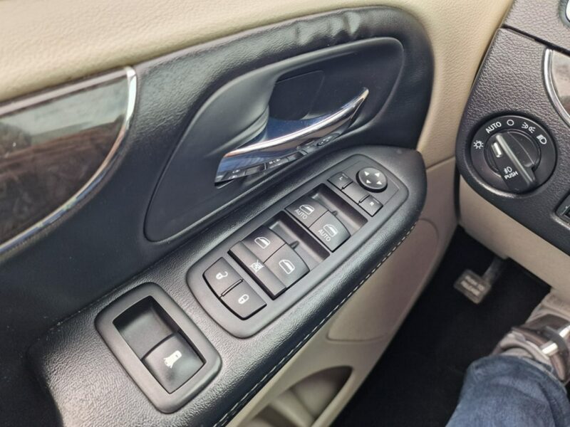 Chrysler Town & Country 3.6 Benzyna 286 KM, Automat, Kamera, Skóra, Bluetooth, EL Drzwi +Klapa V (2007-2016)