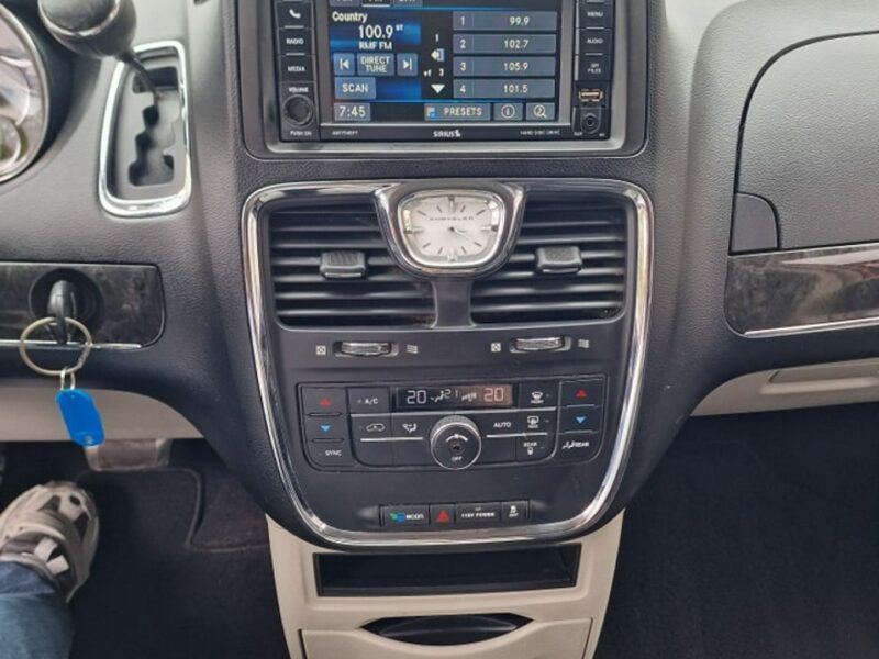 Chrysler Town & Country 3.6 Benzyna 286 KM, Automat, Kamera, Skóra, Bluetooth, EL Drzwi +Klapa V (2007-2016)