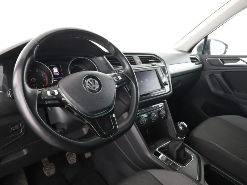 Volkswagen Tiguan GRATIS! Pakiet Serwisowy o wartości 800 zł! II (2016-2024)