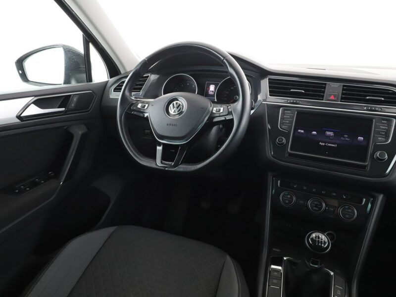 Volkswagen Tiguan GRATIS! Pakiet Serwisowy o wartości 800 zł! II (2016-2024)