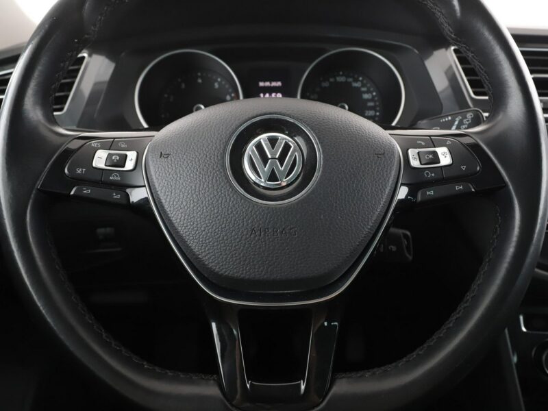 Volkswagen Tiguan GRATIS! Pakiet Serwisowy o wartości 800 zł! II (2016-2024)