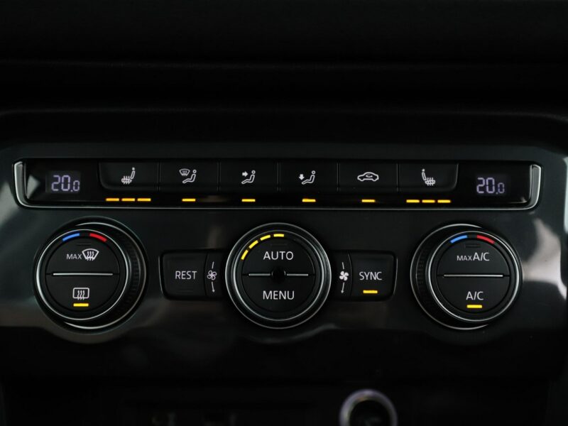 Volkswagen Tiguan GRATIS! Pakiet Serwisowy o wartości 800 zł! II (2016-2024)