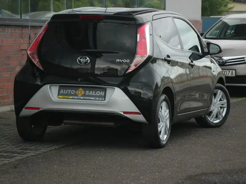 Toyota Aygo Skóra*Klima*GrzaneFotele*Kamera*PanelDotyk*Esp*Led*Bluet*Alu15*GwarVGS II (2014-)