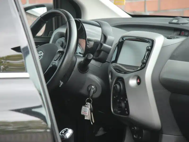 Toyota Aygo Skóra*Klima*GrzaneFotele*Kamera*PanelDotyk*Esp*Led*Bluet*Alu15*GwarVGS II (2014-)