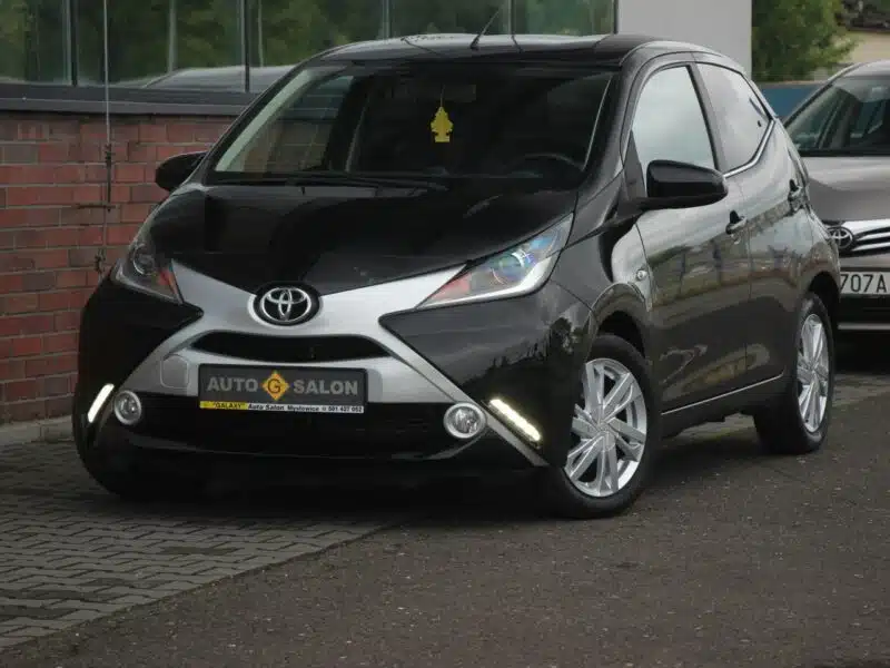 Toyota Aygo Skóra*Klima*GrzaneFotele*Kamera*PanelDotyk*Esp*Led*Bluet*Alu15*GwarVGS II (2014-)