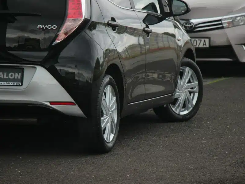 Toyota Aygo Skóra*Klima*GrzaneFotele*Kamera*PanelDotyk*Esp*Led*Bluet*Alu15*GwarVGS II (2014-)