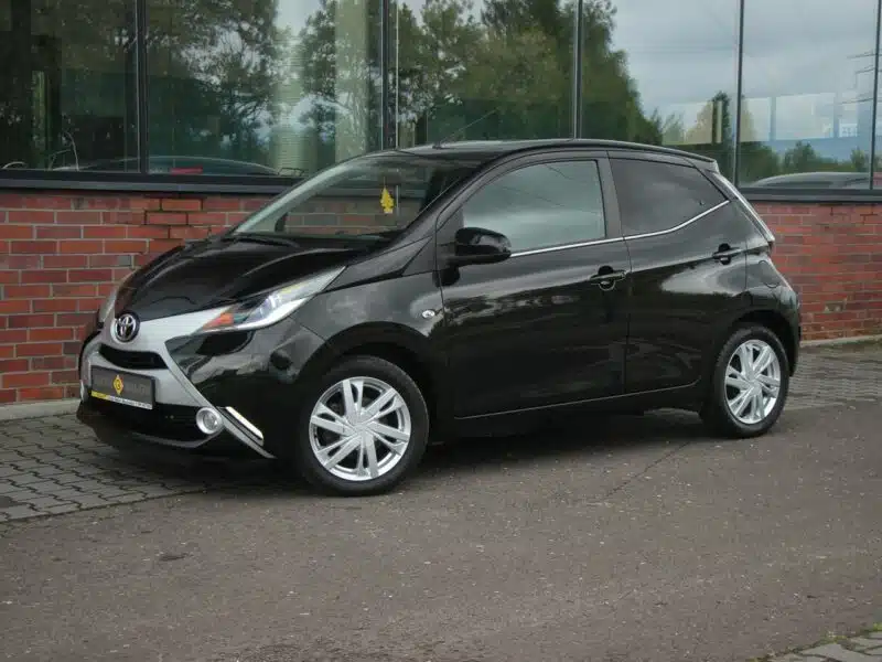 Toyota Aygo Skóra*Klima*GrzaneFotele*Kamera*PanelDotyk*Esp*Led*Bluet*Alu15*GwarVGS II (2014-)