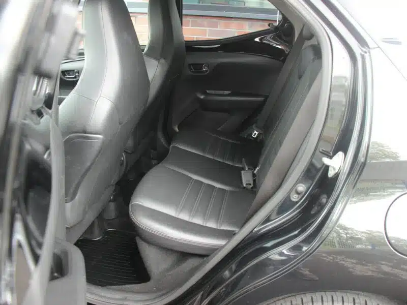 Toyota Aygo Skóra*Klima*GrzaneFotele*Kamera*PanelDotyk*Esp*Led*Bluet*Alu15*GwarVGS II (2014-)