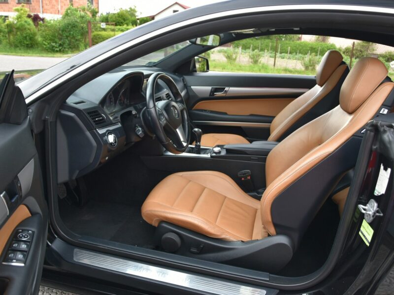 Mercedes E 250 E 250CDi Coupe 2.2 CDi 204KM Manual 2010r. Skóra Xenon NAVi Panorama W212 (2009-)