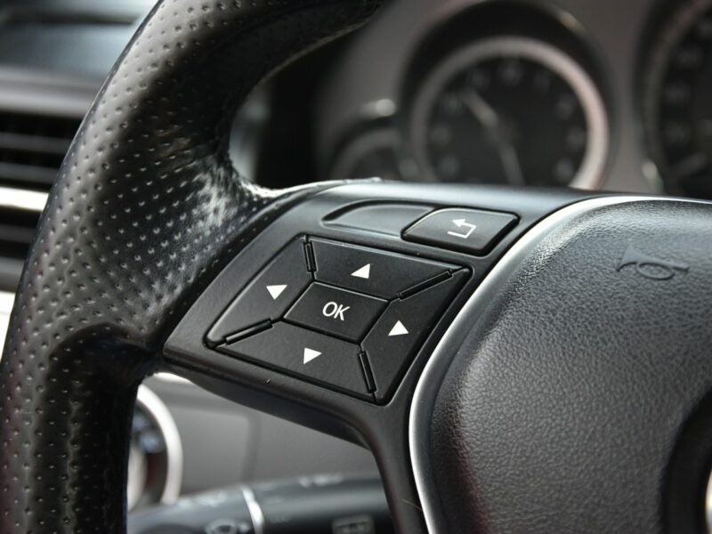 Mercedes E 250 E 250CDi Coupe 2.2 CDi 204KM Manual 2010r. Skóra Xenon NAVi Panorama W212 (2009-)