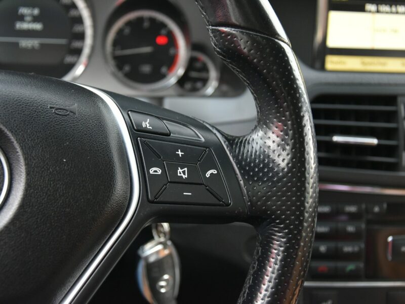Mercedes E 250 E 250CDi Coupe 2.2 CDi 204KM Manual 2010r. Skóra Xenon NAVi Panorama W212 (2009-)