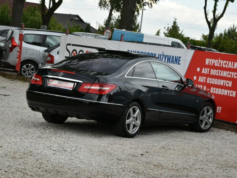 Mercedes E 250 E 250CDi Coupe 2.2 CDi 204KM Manual 2010r. Skóra Xenon NAVi Panorama W212 (2009-)