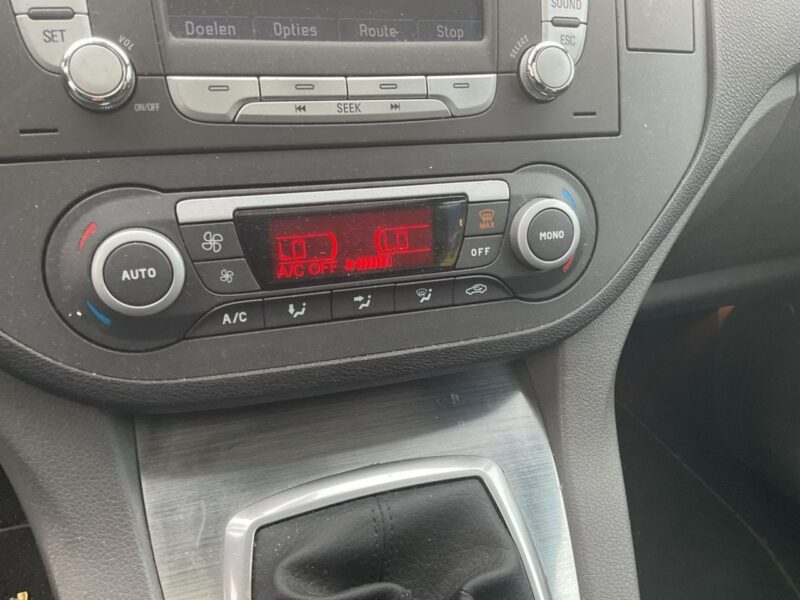Ford C-Max Titanium,szyberdach,czujniki,nawigacja,drugie koła,podg. szyba czołowa I (2003-2010)