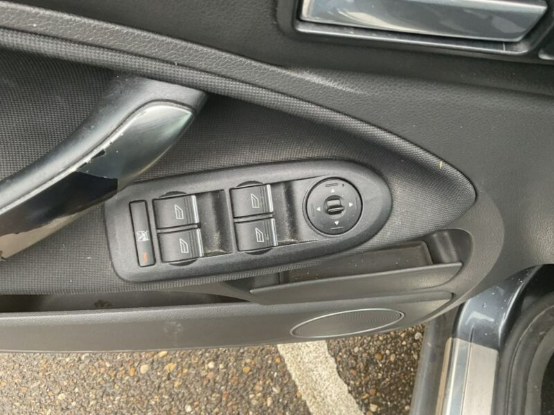 Ford C-Max Titanium,szyberdach,czujniki,nawigacja,drugie koła,podg. szyba czołowa I (2003-2010)