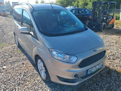 Ford Tourneo Courier Inna