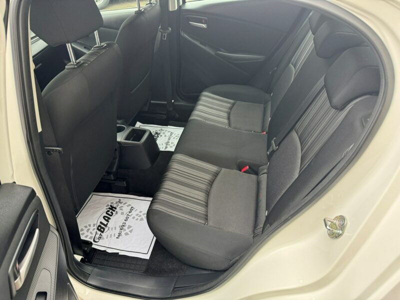 Mazda 2 Pisemna Gwarancja 12 miesięcy III (2015-)