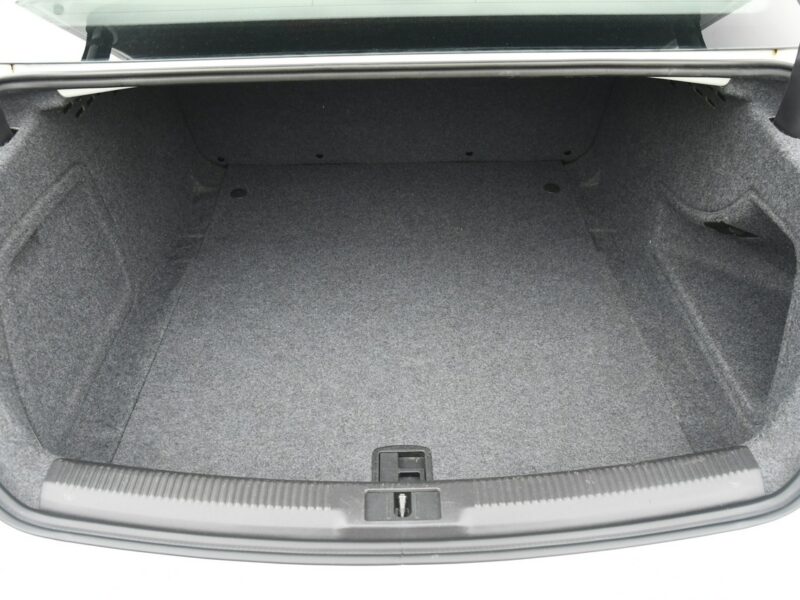 Audi A4 1.8Turbo Benz. Manual.Klimatronic.Parktronic.Ledy.kredyt.OKAZJA B8 (2007-2015)