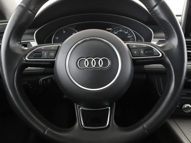 Audi A6 alcantara ks.serwisowa PDC navi climatronic xenon tempomat C7 (2011-)