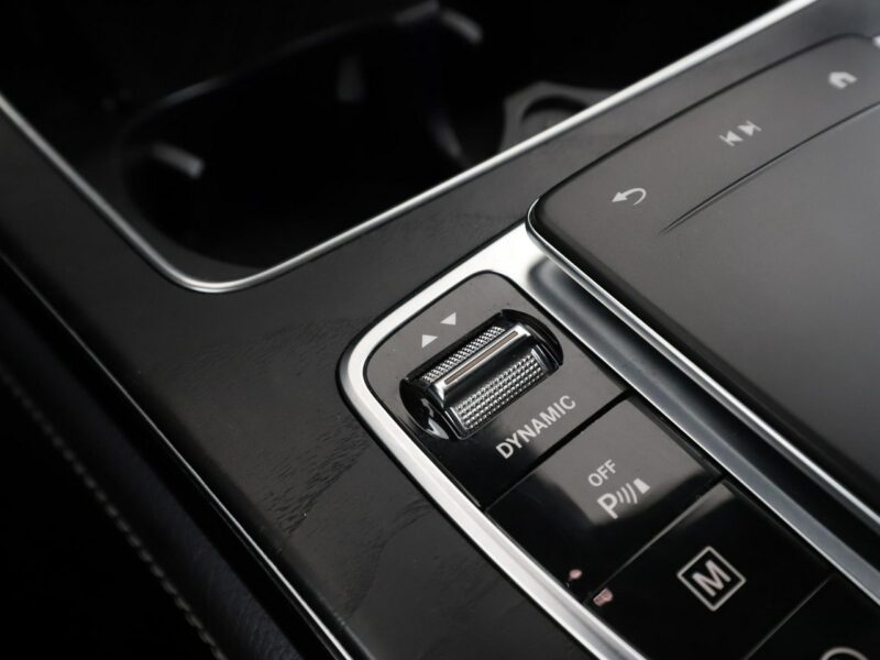 Mercedes GLC 300 4x4 automat full LED skóra navi virtual cocpit kamery 360 el. klapa