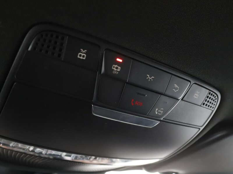 Mercedes GLC 300 4x4 automat full LED skóra navi virtual cocpit kamery 360 el. klapa