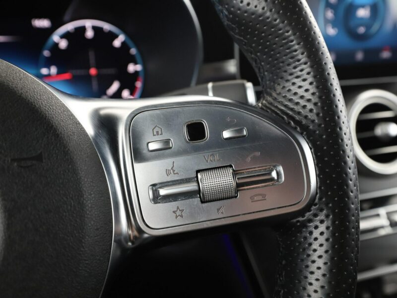 Mercedes GLC 300 4x4 automat full LED skóra navi virtual cocpit kamery 360 el. klapa