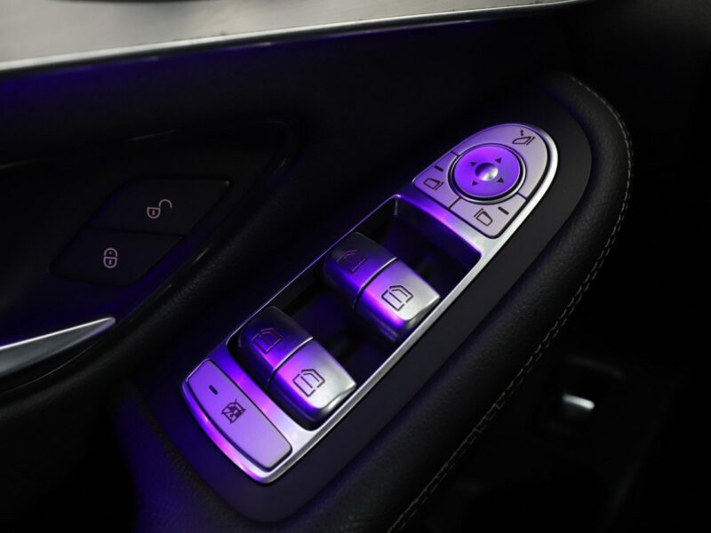 Mercedes GLC 300 4x4 automat full LED skóra navi virtual cocpit kamery 360 el. klapa
