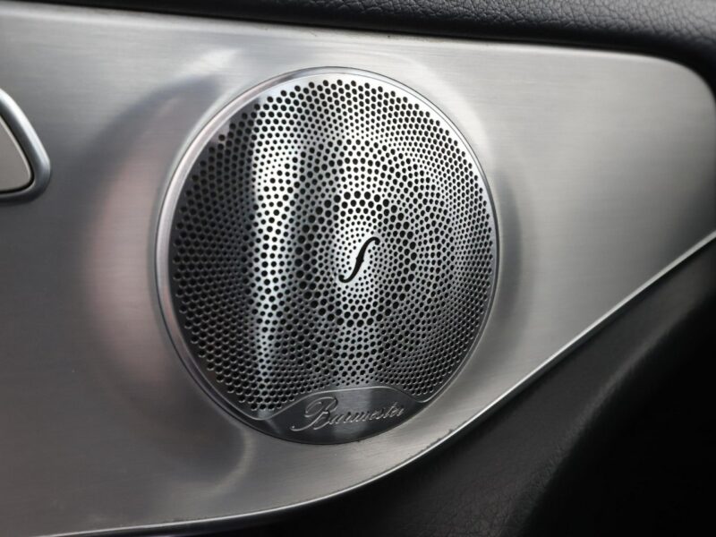 Mercedes GLC 300 4x4 automat full LED skóra navi virtual cocpit kamery 360 el. klapa