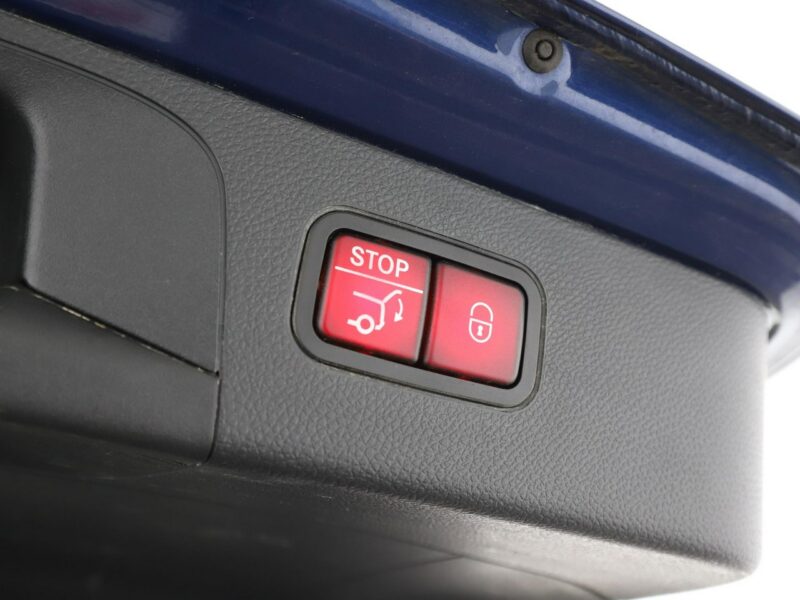 Mercedes GLC 300 4x4 automat full LED skóra navi virtual cocpit kamery 360 el. klapa
