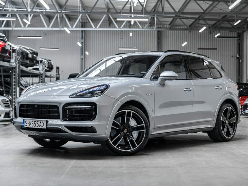 Porsche Cayenne E-Hybrid 462KM. Konfiguracja na 712 tys. zł. Gwarancja do 01.2026. III(2017-)