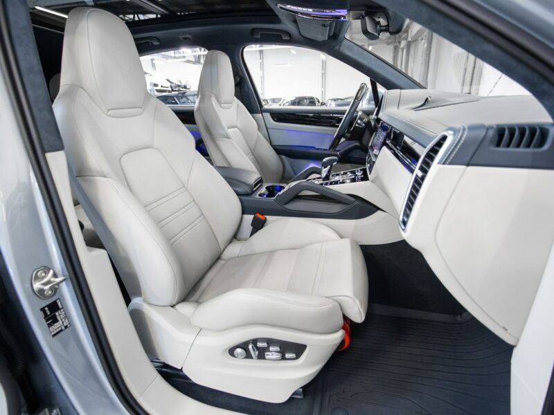 Porsche Cayenne E-Hybrid 462KM. Konfiguracja na 712 tys. zł. Gwarancja do 01.2026. III(2017-)