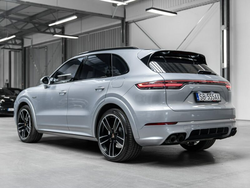 Porsche Cayenne E-Hybrid 462KM. Konfiguracja na 712 tys. zł. Gwarancja do 01.2026. III(2017-)