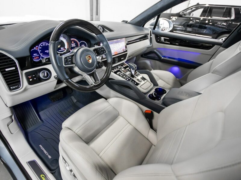 Porsche Cayenne E-Hybrid 462KM. Konfiguracja na 712 tys. zł. Gwarancja do 01.2026. III(2017-)
