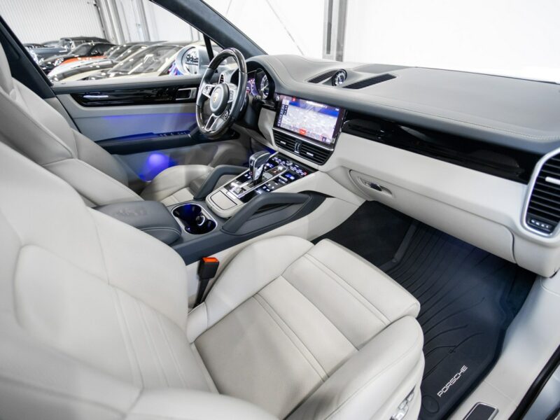 Porsche Cayenne E-Hybrid 462KM. Konfiguracja na 712 tys. zł. Gwarancja do 01.2026. III(2017-)