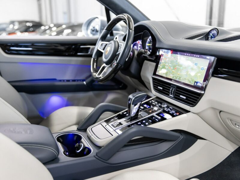 Porsche Cayenne E-Hybrid 462KM. Konfiguracja na 712 tys. zł. Gwarancja do 01.2026. III(2017-)