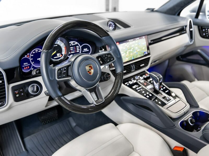 Porsche Cayenne E-Hybrid 462KM. Konfiguracja na 712 tys. zł. Gwarancja do 01.2026. III(2017-)
