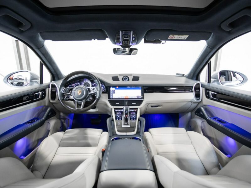 Porsche Cayenne E-Hybrid 462KM. Konfiguracja na 712 tys. zł. Gwarancja do 01.2026. III(2017-)