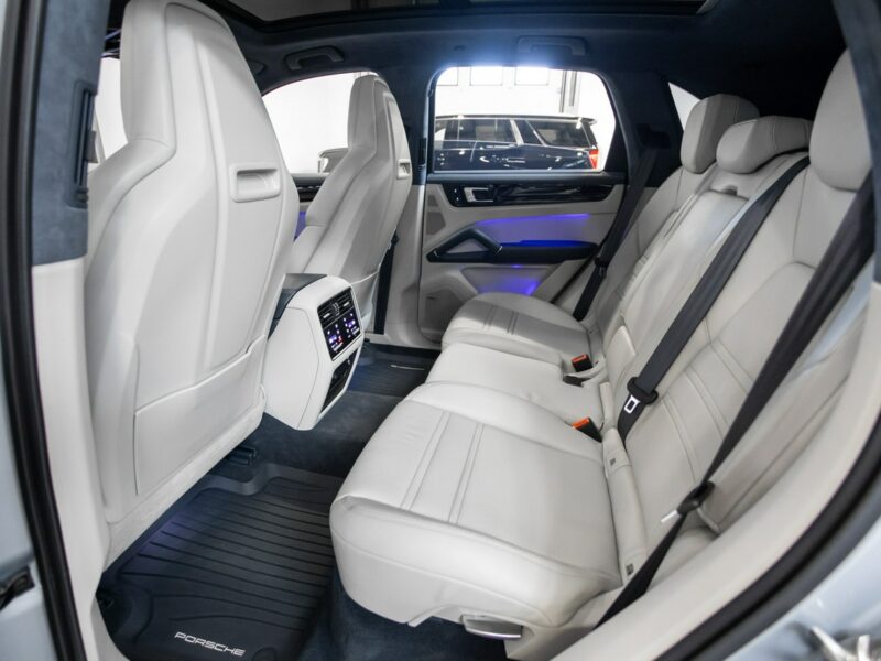 Porsche Cayenne E-Hybrid 462KM. Konfiguracja na 712 tys. zł. Gwarancja do 01.2026. III(2017-)