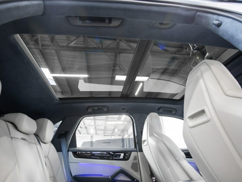 Porsche Cayenne E-Hybrid 462KM. Konfiguracja na 712 tys. zł. Gwarancja do 01.2026. III(2017-)