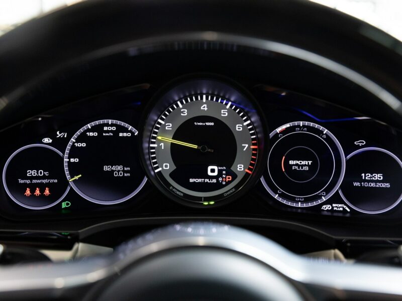 Porsche Cayenne E-Hybrid 462KM. Konfiguracja na 712 tys. zł. Gwarancja do 01.2026. III(2017-)