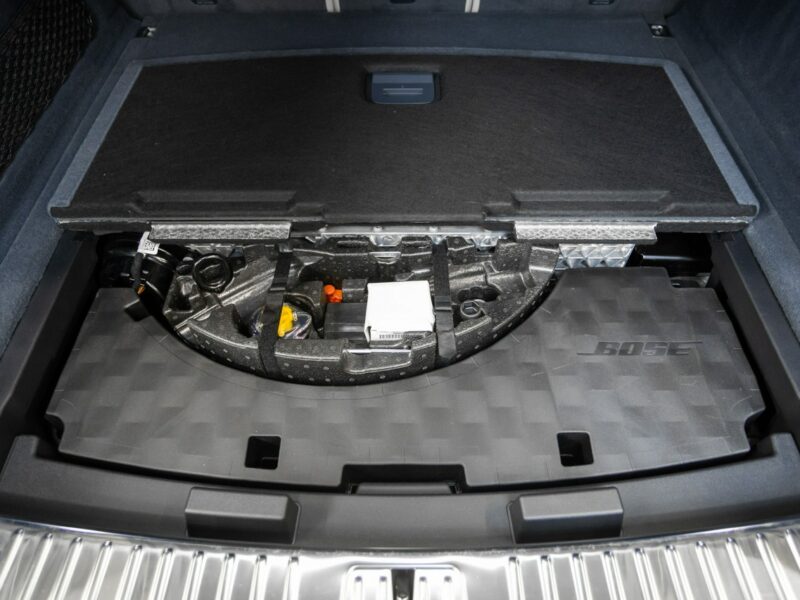 Porsche Cayenne E-Hybrid 462KM. Konfiguracja na 712 tys. zł. Gwarancja do 01.2026. III(2017-)