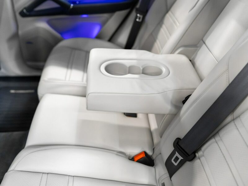 Porsche Cayenne E-Hybrid 462KM. Konfiguracja na 712 tys. zł. Gwarancja do 01.2026. III(2017-)