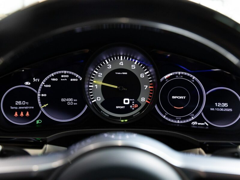 Porsche Cayenne E-Hybrid 462KM. Konfiguracja na 712 tys. zł. Gwarancja do 01.2026. III(2017-)