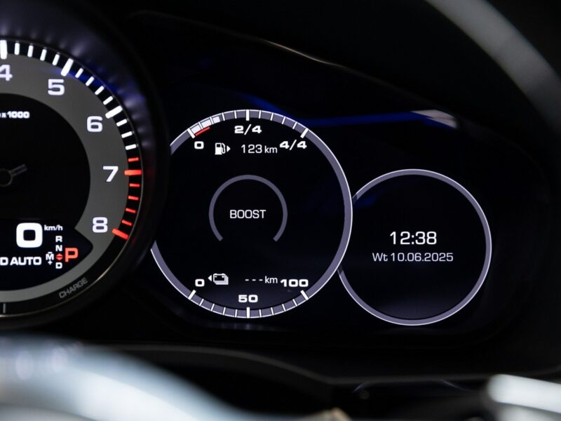 Porsche Cayenne E-Hybrid 462KM. Konfiguracja na 712 tys. zł. Gwarancja do 01.2026. III(2017-)