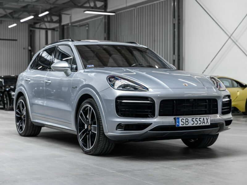 Porsche Cayenne E-Hybrid 462KM. Konfiguracja na 712 tys. zł. Gwarancja do 01.2026. III(2017-)