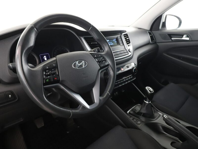 Hyundai Tucson klima auto multifunkcja czujniki parkowania III (2015-2020)