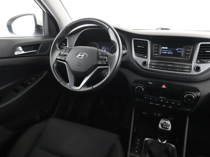 Hyundai Tucson klima auto multifunkcja czujniki parkowania III (2015-2020)