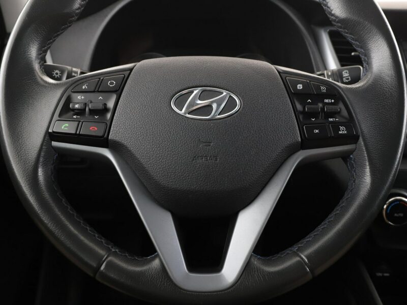 Hyundai Tucson klima auto multifunkcja czujniki parkowania III (2015-2020)
